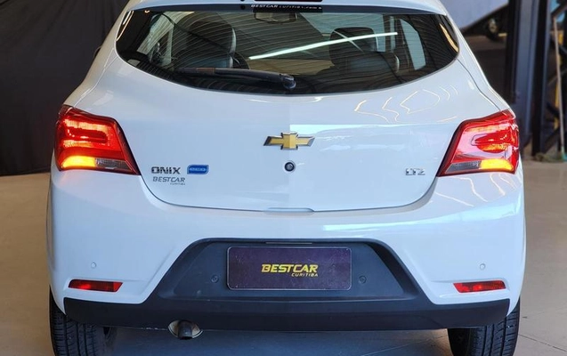 imagem-https://www.socarrao.com.br/sc-vehicle-images-prod/3010495/1789588307849-8270901_2_B_6e0c797322.jpeg