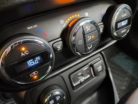 imagem-https://www.socarrao.com.br/sc-vehicle-images-prod/3010598/1785863449943-8327845_21_B_029feecc8a.jpeg
