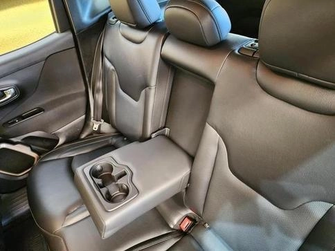 imagem-https://www.socarrao.com.br/sc-vehicle-images-prod/3010598/1785863449950-8327845_30_B_2cca863f1c.jpeg