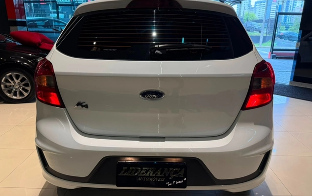 imagem-https://www.socarrao.com.br/sc-vehicle-images-prod/3010851/1785760565438-2zp9v6I6gDezM7MdFqd5HytQhO3lekap.jpg