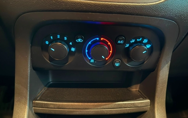 imagem-https://www.socarrao.com.br/sc-vehicle-images-prod/3010851/1785760565444-Ump8qINAGItDw9qCVETJqIwPZNjgpxB7.jpg