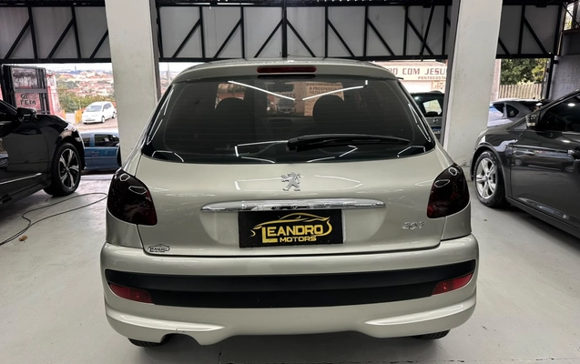 imagem-https://www.socarrao.com.br/sc-vehicle-images-prod/3011655/1785762870903-1_051131.jpg