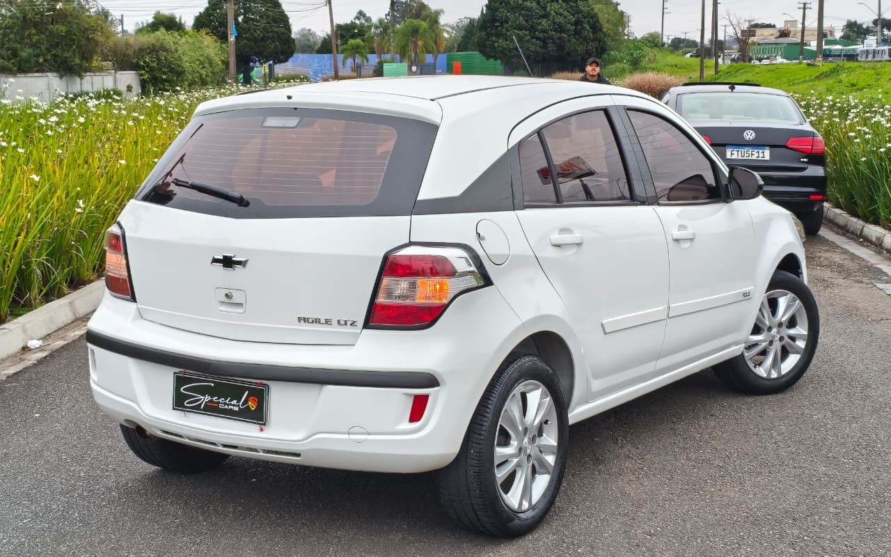 imagem-https://www.socarrao.com.br/sc-vehicle-images-prod/3011715/1785762977195-V2hhdHNBcHAgSW1hZ2UgMjAyNi0wOC0wMSBhdCAxMC4yMS4zOCAoMSkuanBlZw.jpeg