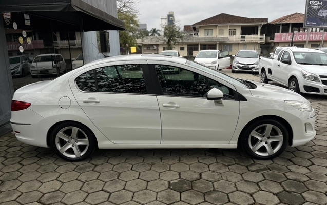 imagem-https://www.socarrao.com.br/sc-vehicle-images-prod/3012076/1785763899253-1_080726.jpg