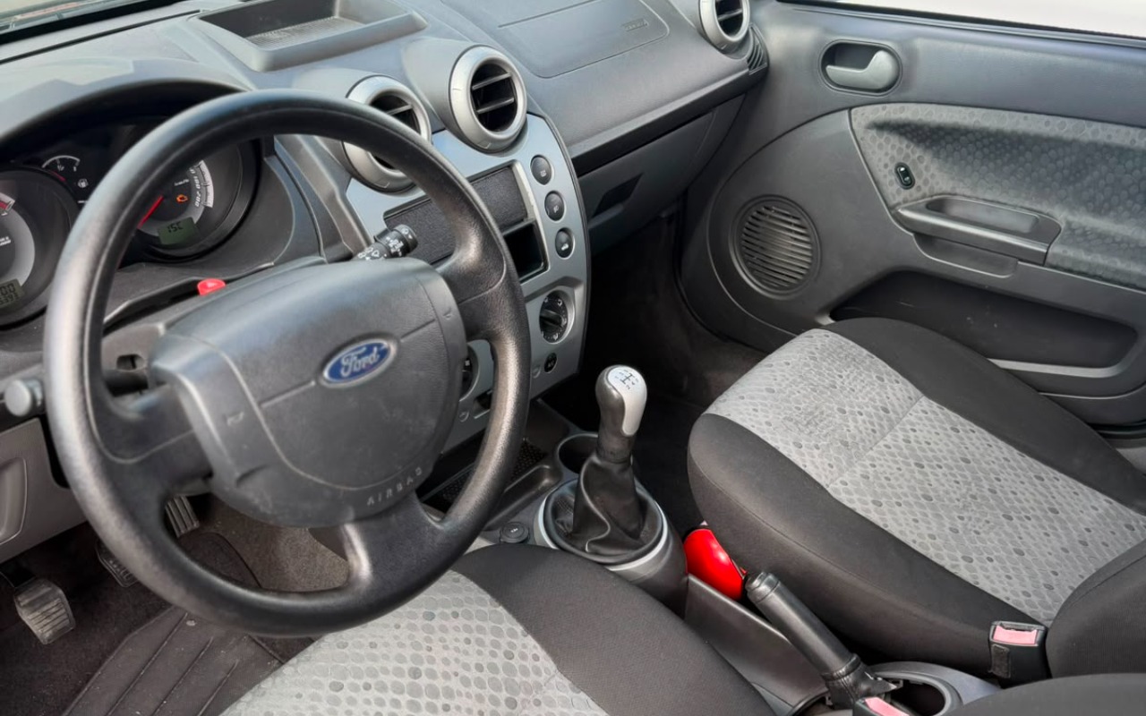 imagem-https://www.socarrao.com.br/sc-vehicle-images-prod/3012109/1785763983591-MGU5MDU1NmYtMzEzYi00NWJlLWI0ODYtY2U1ZGU2YzkxNGZmLmpmaWY.jfif