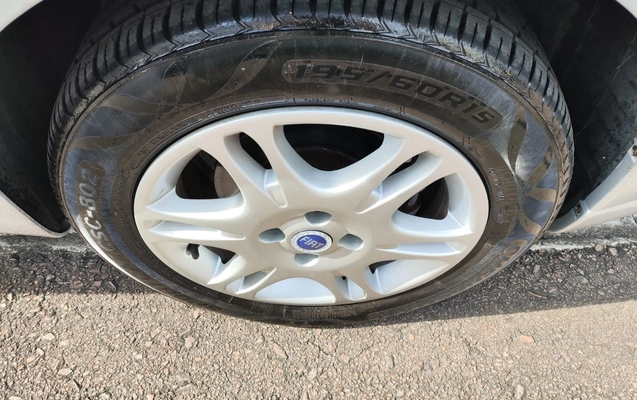 imagem-https://www.socarrao.com.br/sc-vehicle-images-prod/3013149/1785767623508-YWQ2ZGVlNGMtMTVmMi00OTUzLWI0OTgtNDE1NDU4YTNjYTczLmpwZw.jpg