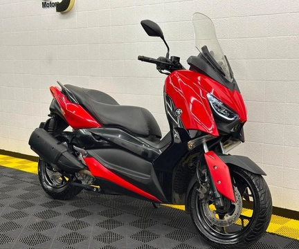 YAMAHA XMAX 250 ABS 2023 Vermelho — foto 1 de 3