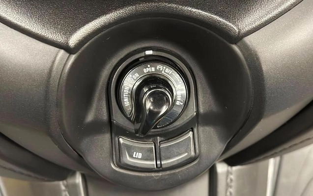 imagem-https://www.socarrao.com.br/sc-vehicle-images-prod/3013208/1785772541604-8200130_3_B_7446fa9c19.jpeg