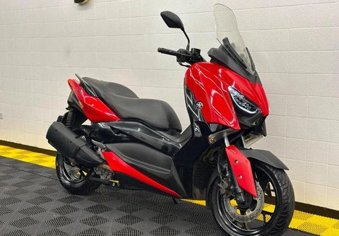 Yamaha XMAX 250 ABS 2023 Vermelho — foto 1 de 3