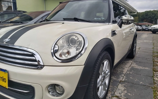 imagem-https://www.socarrao.com.br/sc-vehicle-images-prod/3013527/1785767929105-V2hhdHNBcHAgSW1hZ2UgMjAyNi0wNy0wNCBhdCAxMi4xMS4wNSAoMikuanBlZw.jpeg