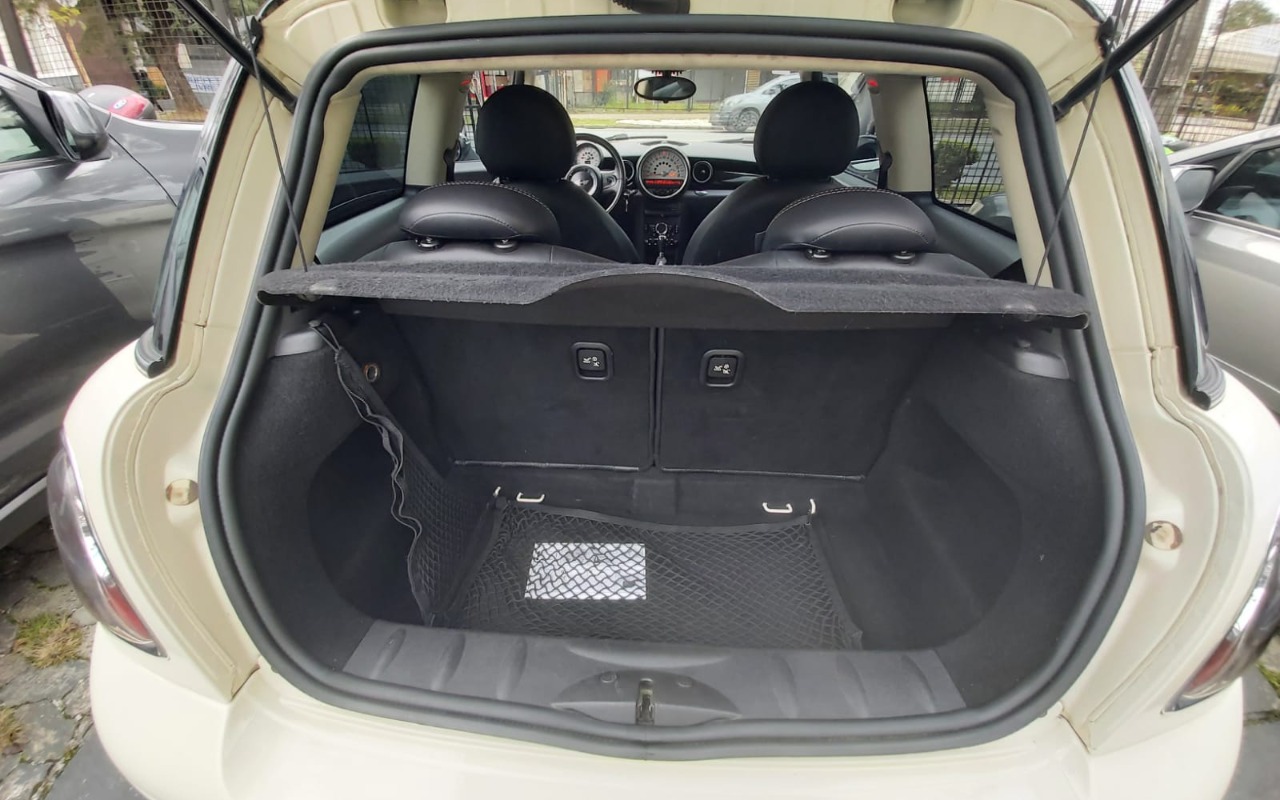 imagem-https://www.socarrao.com.br/sc-vehicle-images-prod/3013527/1785767929699-V2hhdHNBcHAgSW1hZ2UgMjAyNi0wNy0wNCBhdCAxMi4xMS4xMyAoMSkuanBlZw.jpeg