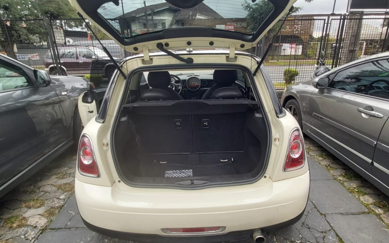 imagem-https://www.socarrao.com.br/sc-vehicle-images-prod/3013527/1785767929782-V2hhdHNBcHAgSW1hZ2UgMjAyNi0wNy0wNCBhdCAxMi4xMS4xMyAoMikuanBlZw.jpeg