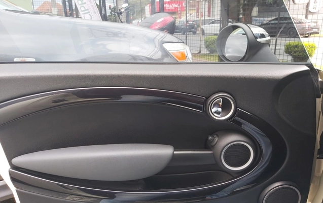 imagem-https://www.socarrao.com.br/sc-vehicle-images-prod/3013527/1785767930082-V2hhdHNBcHAgSW1hZ2UgMjAyNi0wNy0wNCBhdCAxMi4xMS4xMSAoMikuanBlZw.jpeg