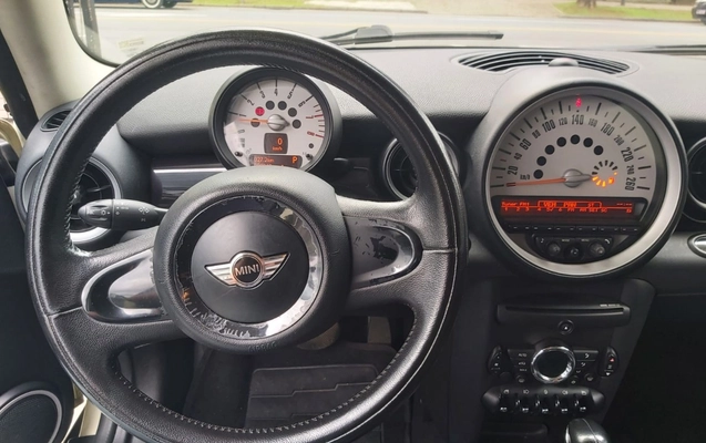 imagem-https://www.socarrao.com.br/sc-vehicle-images-prod/3013527/1785767930371-V2hhdHNBcHAgSW1hZ2UgMjAyNi0wNy0wNCBhdCAxMi4xMS4xMi5qcGVn.jpeg