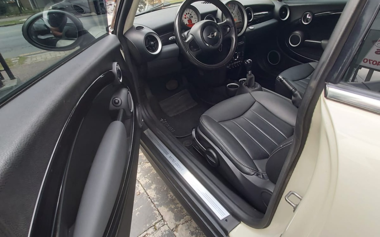 imagem-https://www.socarrao.com.br/sc-vehicle-images-prod/3013527/1785767930418-V2hhdHNBcHAgSW1hZ2UgMjAyNi0wNy0wNCBhdCAxMi4xMS4xMy5qcGVn.jpeg