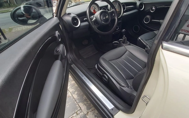 imagem-https://www.socarrao.com.br/sc-vehicle-images-prod/3013527/1785767930418-V2hhdHNBcHAgSW1hZ2UgMjAyNi0wNy0wNCBhdCAxMi4xMS4xMy5qcGVn.jpeg