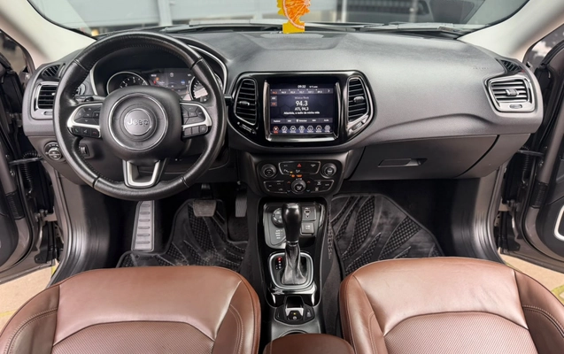 imagem-https://www.socarrao.com.br/sc-vehicle-images-prod/3013783/1785768594028-Wp7GwWlFVBTrdQtiqQZXGOIaHsB2NZ9x.jpg