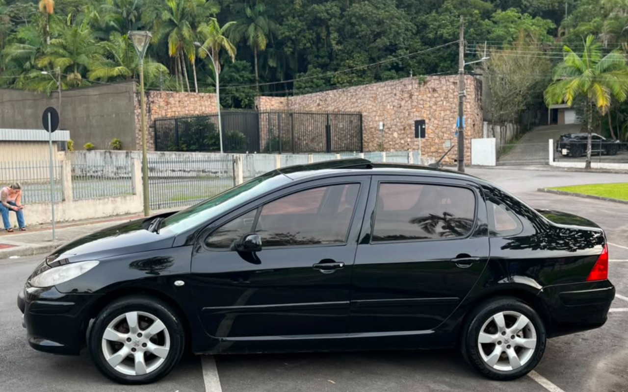 imagem-https://www.socarrao.com.br/sc-vehicle-images-prod/3014684/1785771174899-SU1HLTIwMjYwNzI3LVdBMDEwNC5qcGc.jpg
