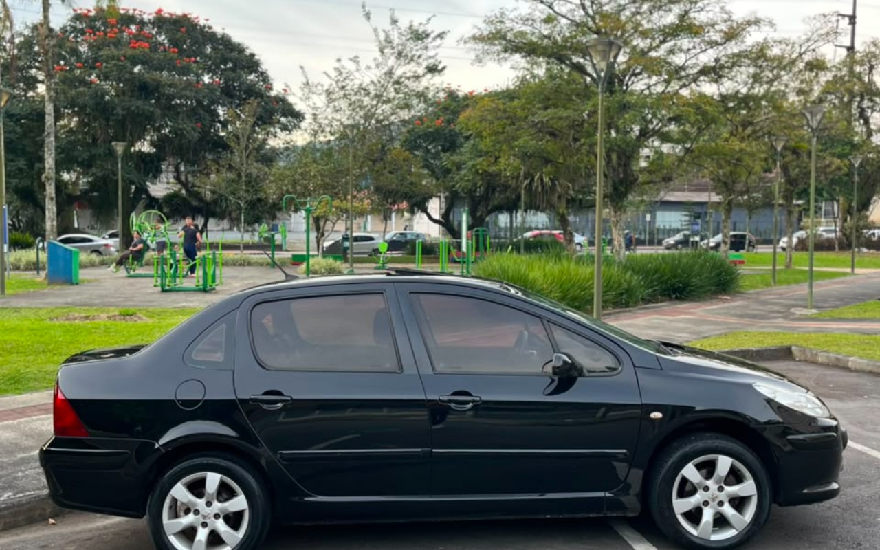 imagem-https://www.socarrao.com.br/sc-vehicle-images-prod/3014684/1785771175289-SU1HLTIwMjYwNzI3LVdBMDEwNi5qcGc.jpg