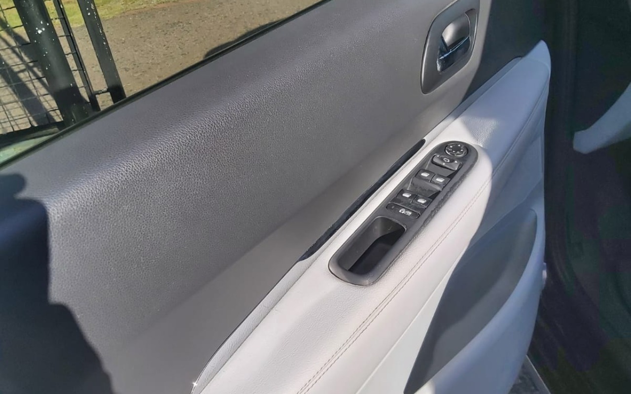 imagem-https://www.socarrao.com.br/sc-vehicle-images-prod/3014752/1785771377367-V2hhdHNBcHAgSW1hZ2UgMjAyNi0wNy0xMyBhdCAyMS4xOC41MSAoOCkuanBlZw.jpeg
