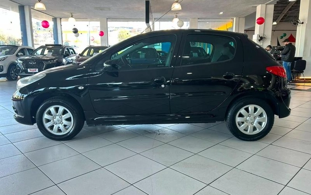 imagem-https://www.socarrao.com.br/sc-vehicle-images-prod/3015356/1789657892584-8342536_8_B_a40563e9cc.jpeg