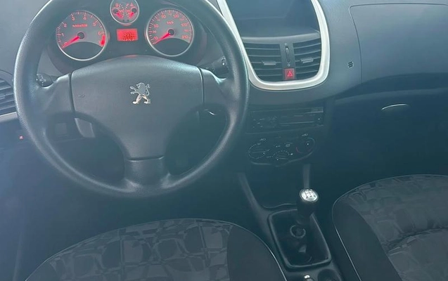 imagem-https://www.socarrao.com.br/sc-vehicle-images-prod/3015356/1789657892600-8342536_14_B_6448a9c0d8.jpeg