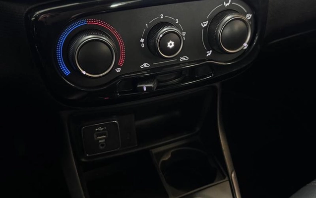 imagem-https://www.socarrao.com.br/sc-vehicle-images-prod/3015607/1789642957043-8335103_14_B_f5e52c377d.jpeg