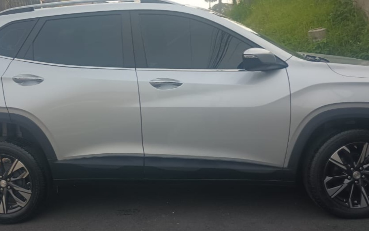 Chevrolet Tracker 2023 Prata — foto 1 de 3