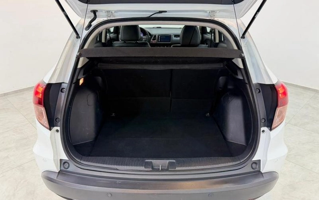 imagem-https://www.socarrao.com.br/sc-vehicle-images-prod/3015775/1785789168607-7798263_13_B_15e96bb388.jpeg