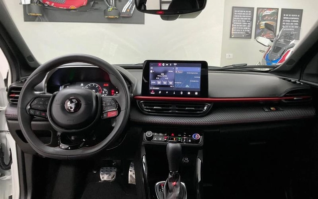 imagem-https://www.socarrao.com.br/sc-vehicle-images-prod/3017172/1785935369808-8343140_16_B_6fac103579.jpeg