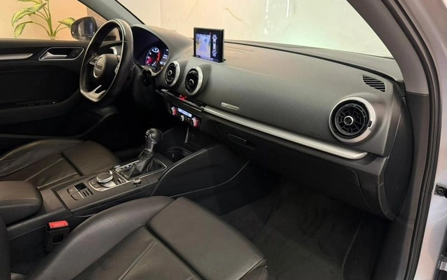 imagem-https://www.socarrao.com.br/sc-vehicle-images-prod/3018400/1791472026500-8153496_8_B_c62d551f71.jpeg