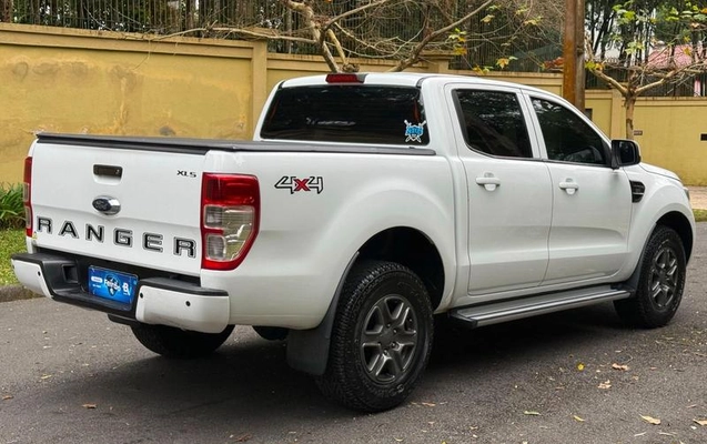 imagem-https://www.socarrao.com.br/sc-vehicle-images-prod/3019134/1789675205050-8344125_4_B_956938ec86.jpeg