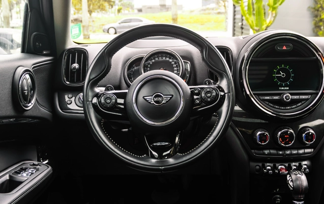 imagem-https://www.socarrao.com.br/sc-vehicle-images-prod/3019354/1785785098471-SU1HXzkwNjQuanBn.jpg