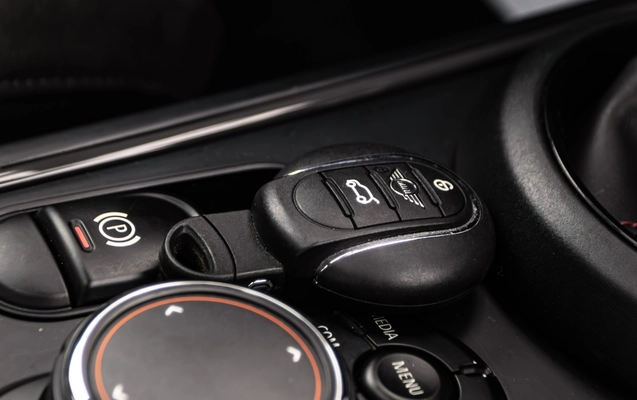 imagem-https://www.socarrao.com.br/sc-vehicle-images-prod/3019354/1785785099018-SU1HXzkwNzYuanBn.jpg