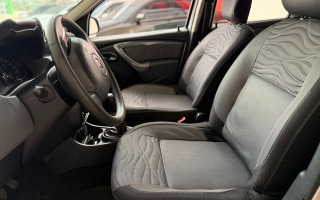 imagem-https://www.socarrao.com.br/sc-vehicle-images-prod/3019358/1785785102518-7sgQHoSE7KPF1nQna4rGZvZJdeQQP90Y.jpg