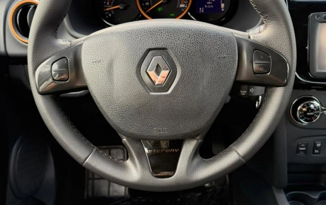 imagem-https://www.socarrao.com.br/sc-vehicle-images-prod/3019386/1785785236233-69436a70ea069e819.jpeg