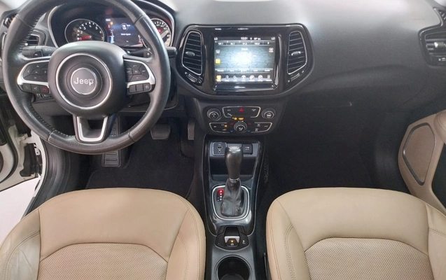 imagem-https://www.socarrao.com.br/sc-vehicle-images-prod/3019590/1789565223430-ZbAwTv0ODrsKzej2idL3VODP6w84WEol.jpg