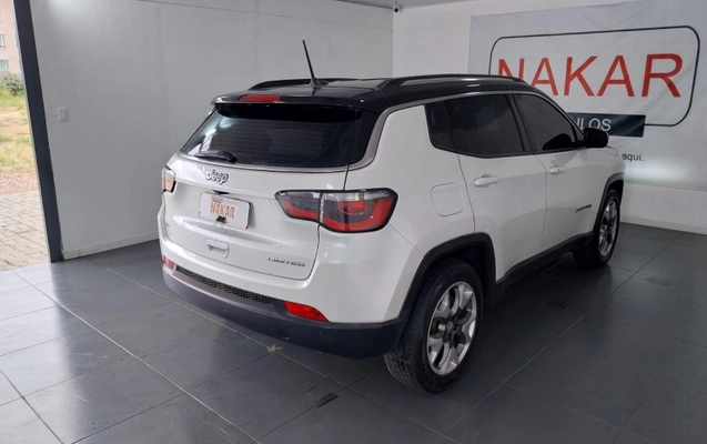imagem-https://www.socarrao.com.br/sc-vehicle-images-prod/3019590/1789565223438-kH4dEGetBa5Q1jHTkJ75OiUORkM6zf0L.jpg