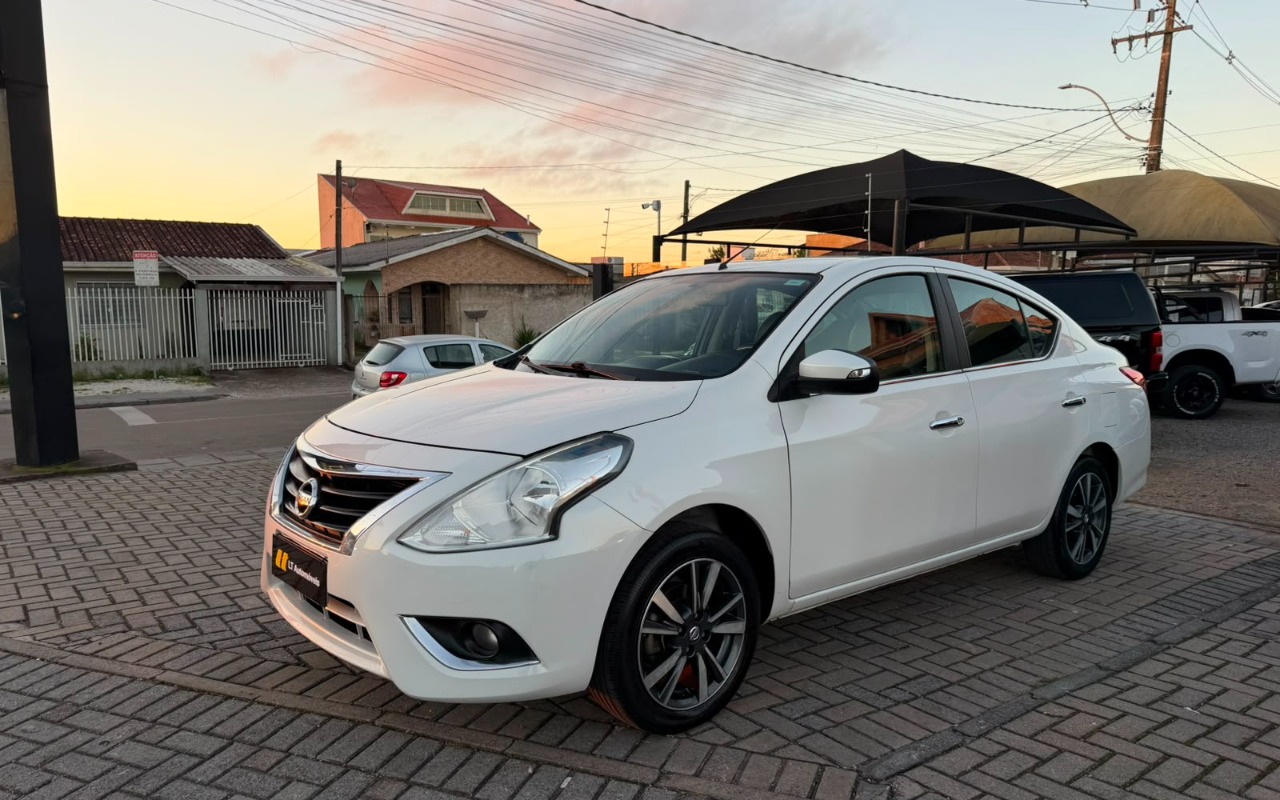 Nissan VERSA SL 1.6 16V FlexStart 4p Mec. na cor Branco em Piraquara / PR - 3019600