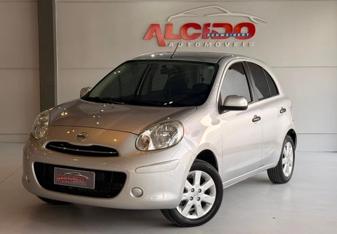 Nissan MARCH SV 1.6 16V Flex Fuel 2013 Prata — foto 1 de 3
