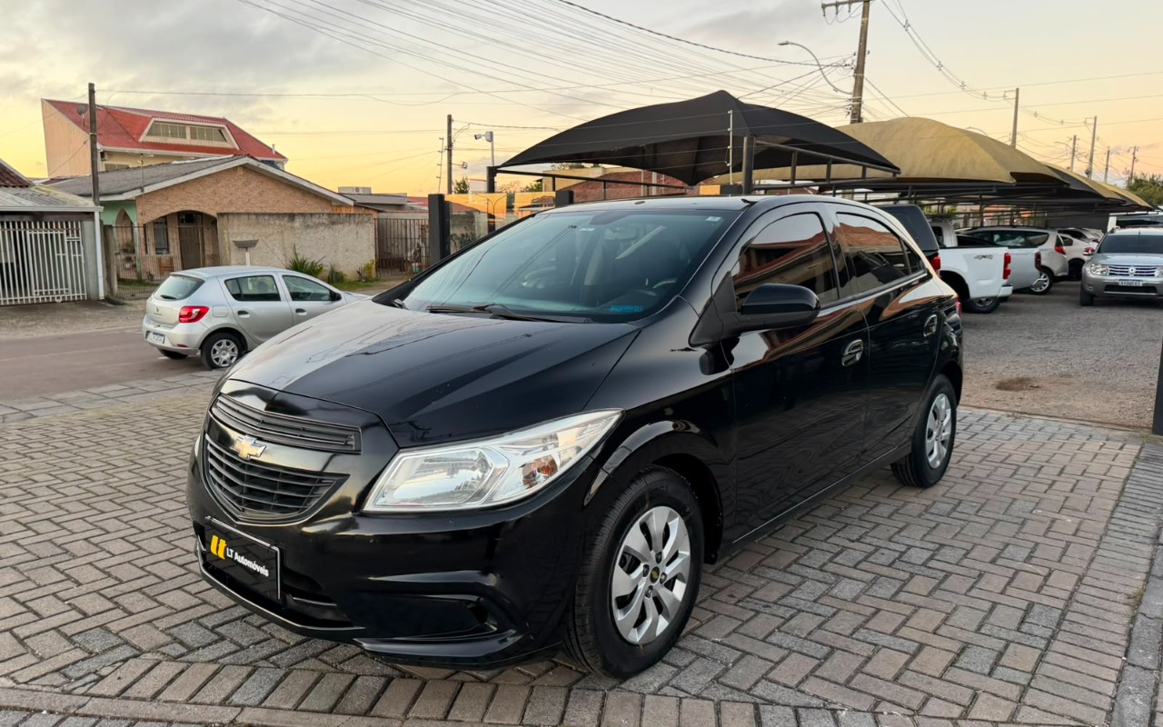 Chevrolet Onix 2017 Preto — foto 1 de 3