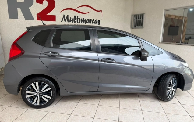 imagem-https://www.socarrao.com.br/sc-vehicle-images-prod/3019893/1785786866236-fsEkDwSYAbrWAPgIM5EYz52krQodwIKn.jpg