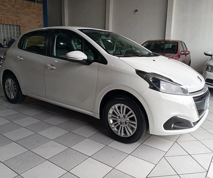 Peugeot 208 2017 Branco — foto 1 de 3