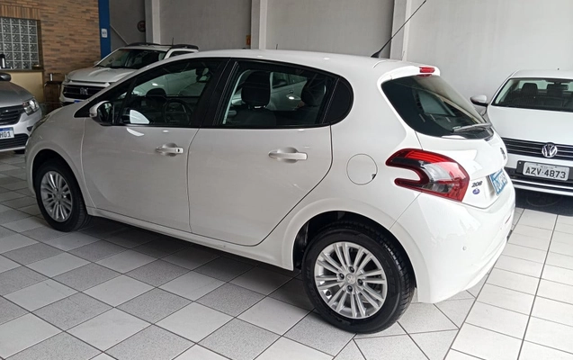 imagem-https://www.socarrao.com.br/sc-vehicle-images-prod/3020143/1785787625569-vehicle_image_1785787529_2e8cb53b93144f1d802526ee07c150b7.jpeg