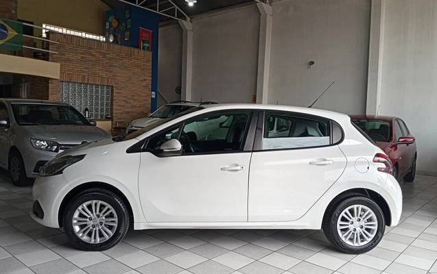 imagem-https://www.socarrao.com.br/sc-vehicle-images-prod/3020143/1785787625573-vehicle_image_1785787546_2652dd42acb138a0d648d2ad2db1c0ed.jpeg