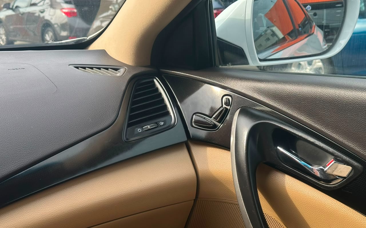 imagem-https://www.socarrao.com.br/sc-vehicle-images-prod/3020709/1785789497578-V2hhdHNBcHAgSW1hZ2UgMjAyNi0wOC0wMyBhdCAxNi4yMS4xNiAoMikuanBlZw.jpeg