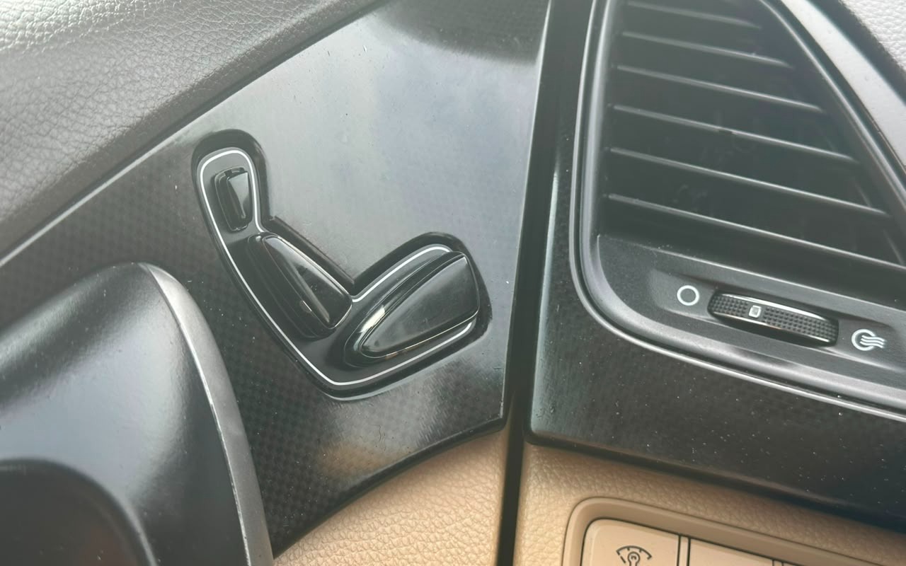 imagem-https://www.socarrao.com.br/sc-vehicle-images-prod/3020709/1785789497759-V2hhdHNBcHAgSW1hZ2UgMjAyNi0wOC0wMyBhdCAxNi4yMS4xNS5qcGVn.jpeg