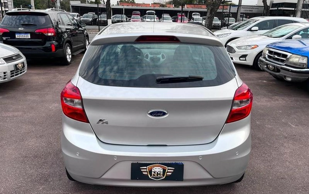 imagem-https://www.socarrao.com.br/sc-vehicle-images-prod/3021083/1789145791591-8295984_46_B_63bb5e7f0d.jpeg