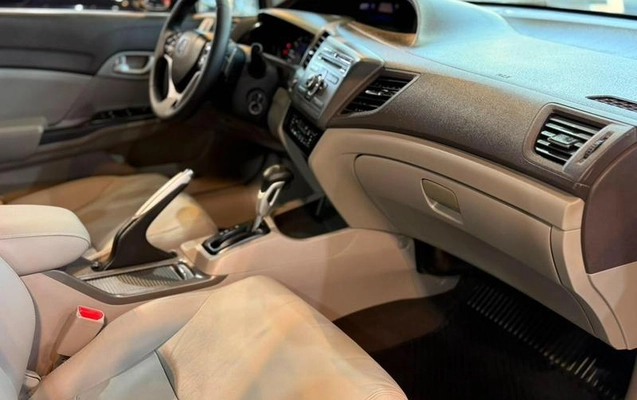 imagem-https://www.socarrao.com.br/sc-vehicle-images-prod/3021856/1789567025030-8344647_15_B_26ce668fd2.jpeg