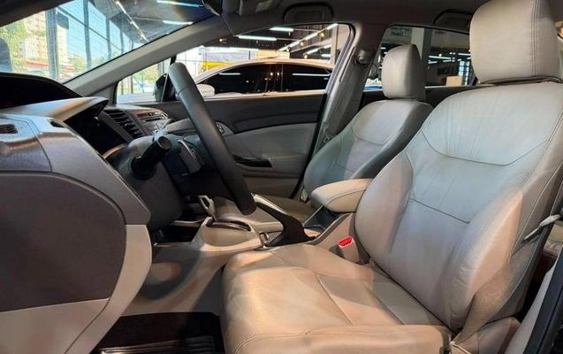 imagem-https://www.socarrao.com.br/sc-vehicle-images-prod/3021856/1789567025033-8344647_11_B_d1a65ed579.jpeg